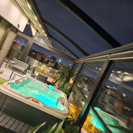 Crown Penthouse - Luxurious, & Vista * Bukarest