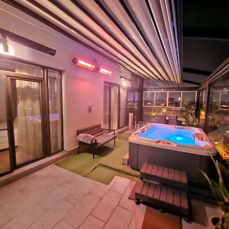 Crown Penthouse - Luxurious, & Vista Bukarest