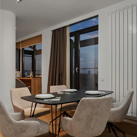 Crown Penthouse - Luxurious, & Vista Bucarest