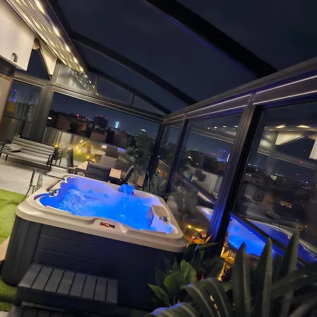 Crown Penthouse - Luxurious, & Vista 公寓 布加勒斯特