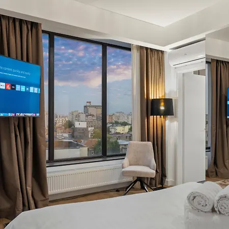 Crown Penthouse - Luxurious, & Vista Apartment *